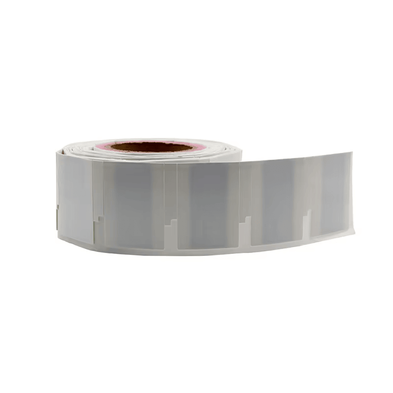 ภาพถ่ายผลิตภัณฑ์ฉลาก UHF ยืดหยุ่นติดโลหะสำหรับติดตามตู้สินค้า RFID แสดงพื้นผิวระดับพรีเมียมในหมวดแท็ก ยืดหยุ่น สำหรับติดบนโลหะ UHF RFID.