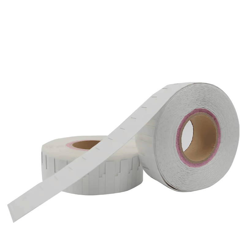 ภาพที่ 3: ม้วนฉลาก UHF RFID แบบยืดหยุ่น F5515-2 ที่พิมพ์ได้ พร้อมสำหรับการเข้ารหัสอัตโนมัติปริมาณมากในคลังสินค้า.