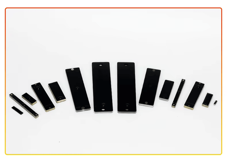 แท็ก RFID แบบ สำหรับติดบนโลหะ บนแผง PCB ระยะอ่านไกลสำหรับทรัพย์สิน แสดงในมุมมองโลโก้แกะสลักชัดเจนสำหรับการใช้งานแท็ก RFID แบบ สำหรับติดบนโลหะ บนแผง PCB