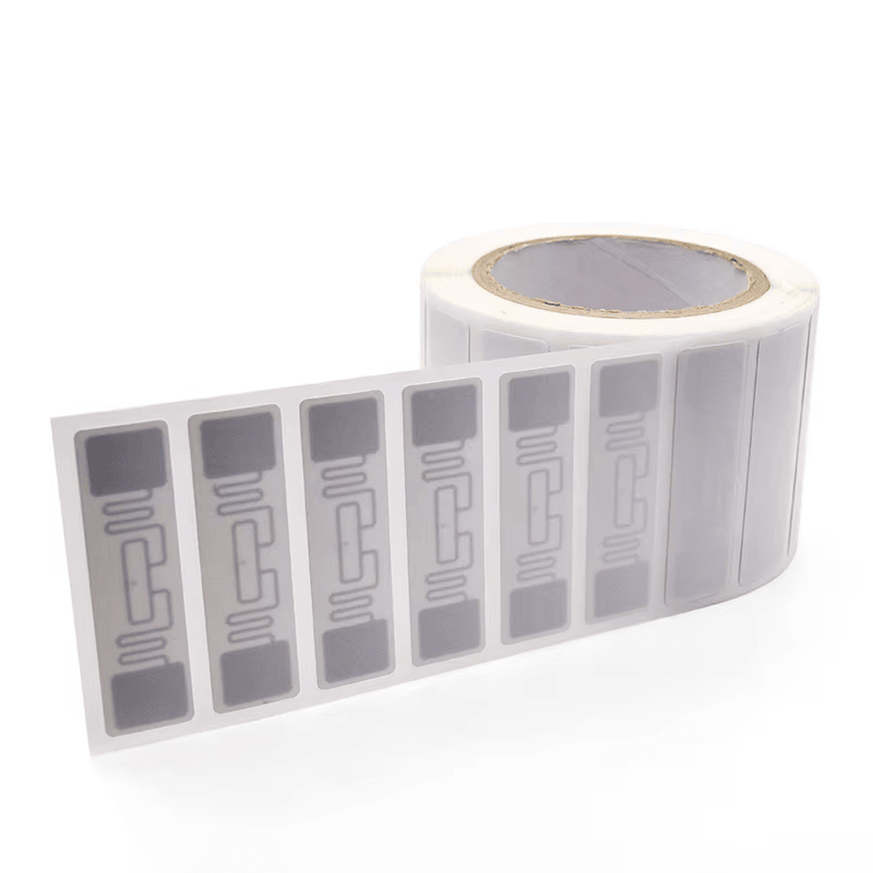 ภาพนี้เน้นการใช้งานบนพื้นผิวโลหะของฉลาก UHF RFID ราคาคุ้มค่าสำหรับโครงการจำนวนมากสำหรับการใช้งานด้านฉลาก UHF RFID.