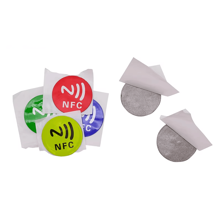 ฉลาก HF RFID ติดโลหะสำหรับติดตามงานโลจิสติกส์จัดแสดงโดยเน้นตัวเรือนโลหะทนทานสำหรับโครงการฉลาก HF RFID.