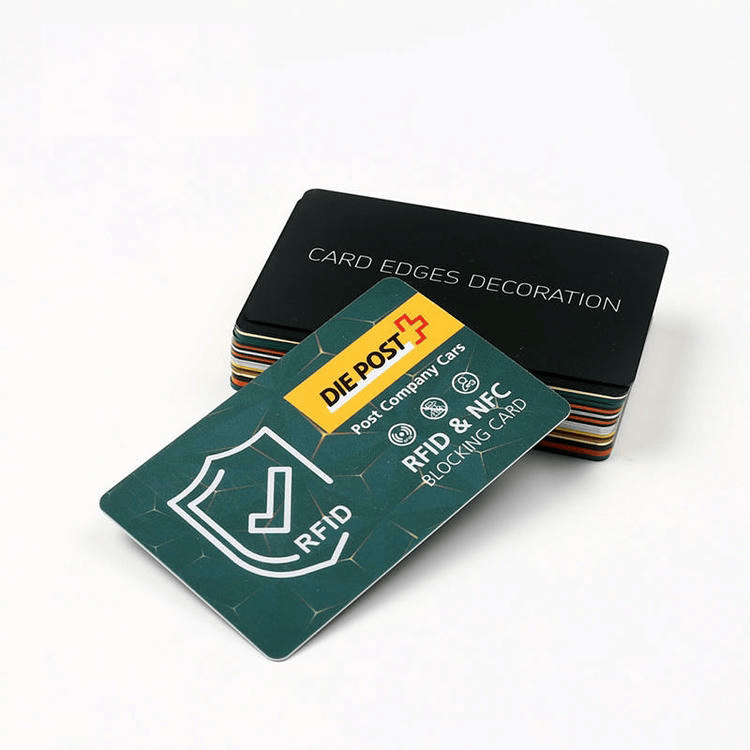 ภาพที่ 3: ภาพนี้แสดงบัตร MIFARE RFID สำหรับเข้าออก โรงแรมและชำระเงิน โดยเน้นคุณสมบัติด้านความปลอดภัยและป้องกันการแกะย้าย สำหรับการชำระเงินไร้เงินสดและโปรแกรมสมาชิก.