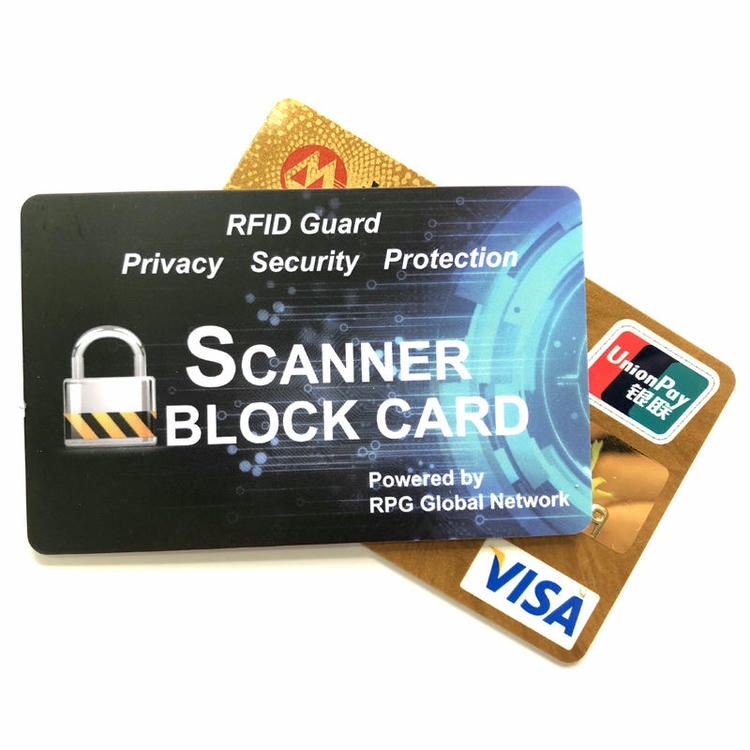 ภาพที่ 3: ภาพนี้แสดงบัตรป้องกัน RFID สำหรับกระเป๋าสตางค์ UnionPay โดยเน้นการเชื่อมต่อแบบไร้สัมผัสหรือไร้สาย สำหรับการชำระเงินไร้เงินสดและโปรแกรมสมาชิก.