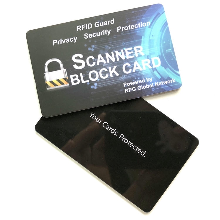 ภาพที่ 2: ภาพนี้แสดงบัตรป้องกัน RFID สำหรับกระเป๋าสตางค์ โดยเน้นขนาดและสัดส่วนที่ระบุชัดเจน โดยจัดเรียงให้เห็นรายละเอียดชัดเจน.