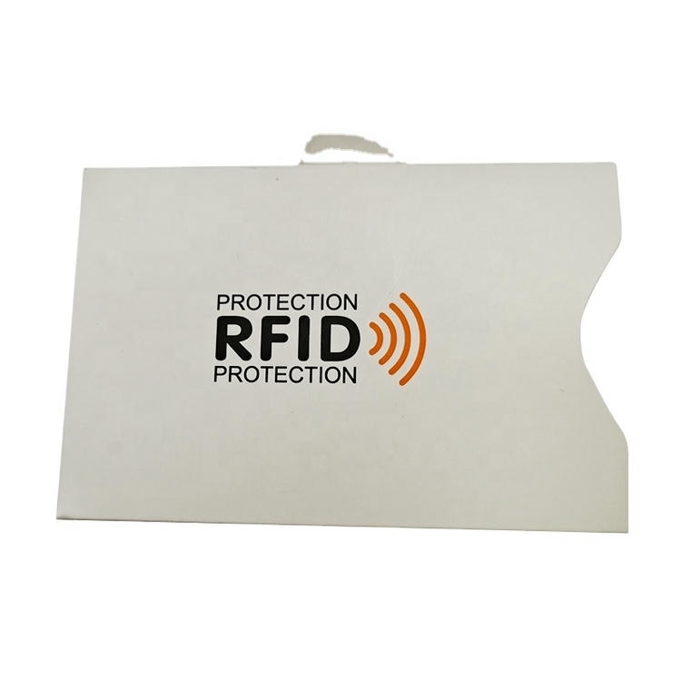 มือถือกระเป๋าสตางค์แบบบางที่มีปลอกกันสัญญาณ RFID เพื่อสาธิตการจับและขนาดโดยยังคงรักษาการบล็อกสัญญาณไร้สัมผัส