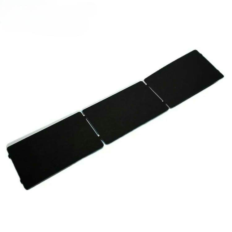 ภาพที่ 3: ภาพนี้แสดงสมาร์ตทิกเก็ต RFID สำหรับทางเข้าอีเวนต์ปลอดภัย โดยเน้นสีดำ และงานพิมพ์ที่ปรับแต่งได้.