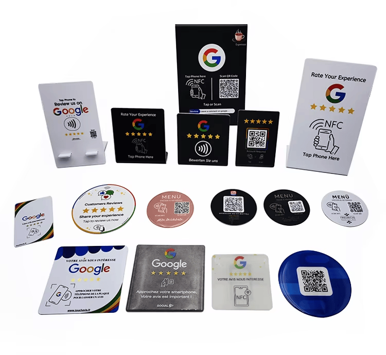 ภาพที่ 7: ภาพนี้แสดงการ์ด NFC แตะเพื่อรีวิว Google พร้อม QR สำรอง PVC โดยเน้นวัสดุ PVC โครงสร้างกันน้ำและฝุ่น และการรวบรวมคะแนนรีวิวและความคิดเห็น.