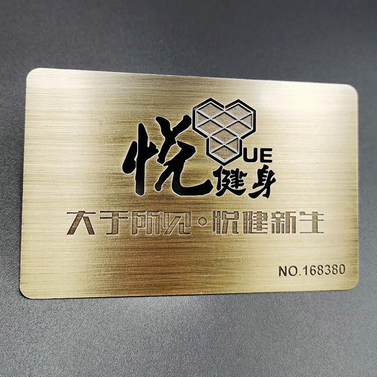 สั่งทำ High-End Gift บัตร สำหรับ ระดับพรีเมียม Brands ที่แสดงจากมุมมองด้านหลังที่ชัดเจนสำหรับการใช้งาน พลาสติก บัตร
