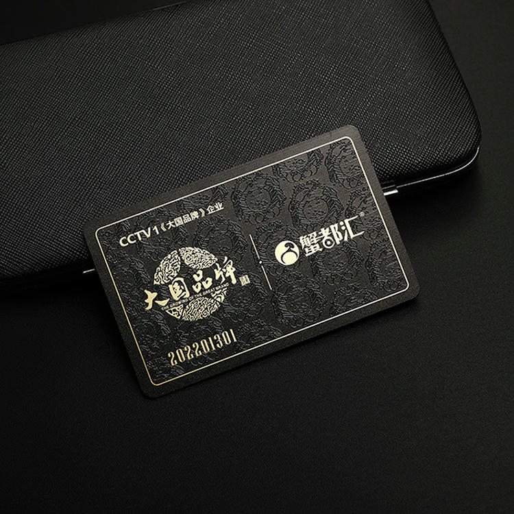บัตรสะสมแต้มพลาสติกสั่งทำสำหรับรางวัลลูกค้า จัดแสดงโดยเน้นการออกแบบขนาดเท่ากระเป๋าสตางค์สำหรับโครงการบัตรพลาสติก