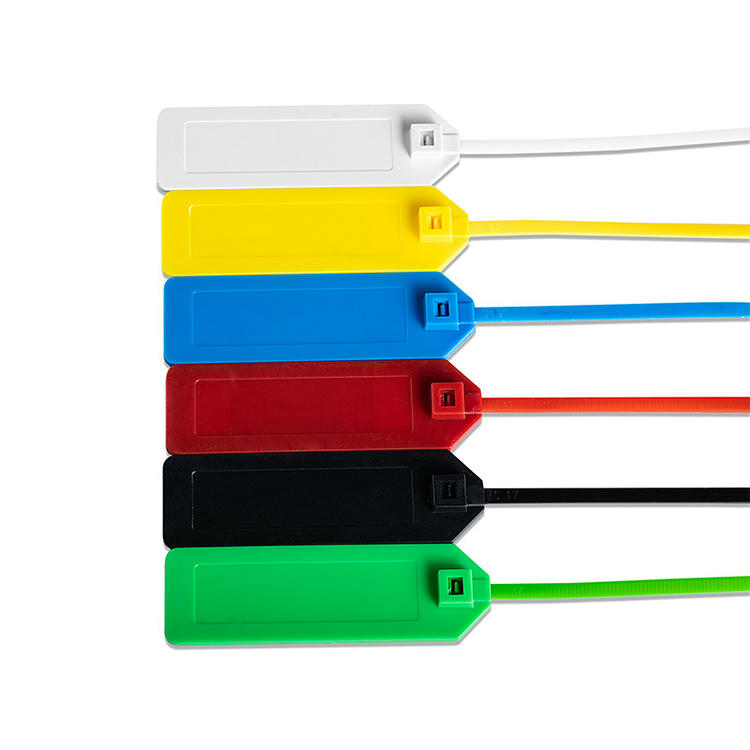 ภาพถ่ายผลิตภัณฑ์เคเบิลไท RFID ทนสภาพอากาศสำหรับติดตามทรัพย์สินแสดงรายละเอียดชิปในหมวดป้ายเคเบิลไทร์ RFID.