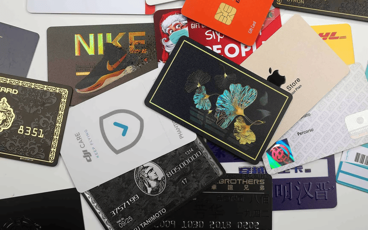 บัตรชิปแบบสัมผัสกำหนดเองสำหรับระบบ ID ที่ปลอดภัย แสดงโดยเน้นการตกแต่งวัสดุสำหรับโครงการบัตรชิปแบบสัมผัส
