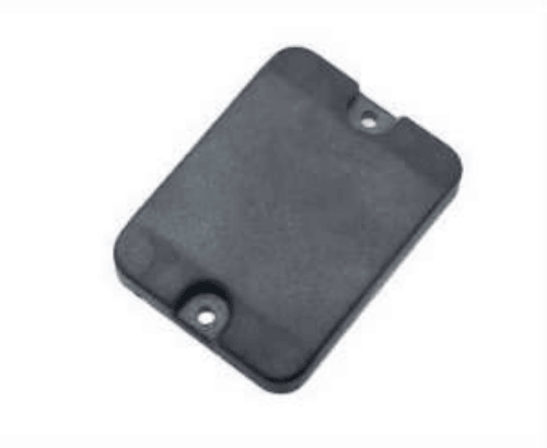 5) มุมมองแบบเอียงของแท็ก RFID สำหรับติดตามชิ้นส่วนคอนกรีตสำเร็จรูป PPS4631-2 โดยเน้นสองชิ้น โครงสร้างที่แข็งแรงทนทาน และรูยึดสำหรับติดตั้ง สำหรับการติดตั้งกลางแจ้งและบนพื้นผิวงานก่อสร้าง.