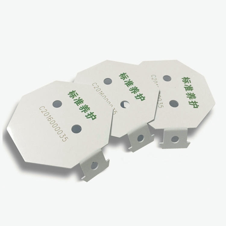 2) ภาพนี้แสดงแท็ก RFID HF สำหรับติดตามคอนกรีต บล็อกทดสอบ และการบ่ม PVC5050-1 โดยเน้นสามชิ้น สีขาว และงานพิมพ์ที่ปรับแต่งได้ สำหรับการติดตั้งกลางแจ้งและบนพื้นผิวงานก่อสร้าง.