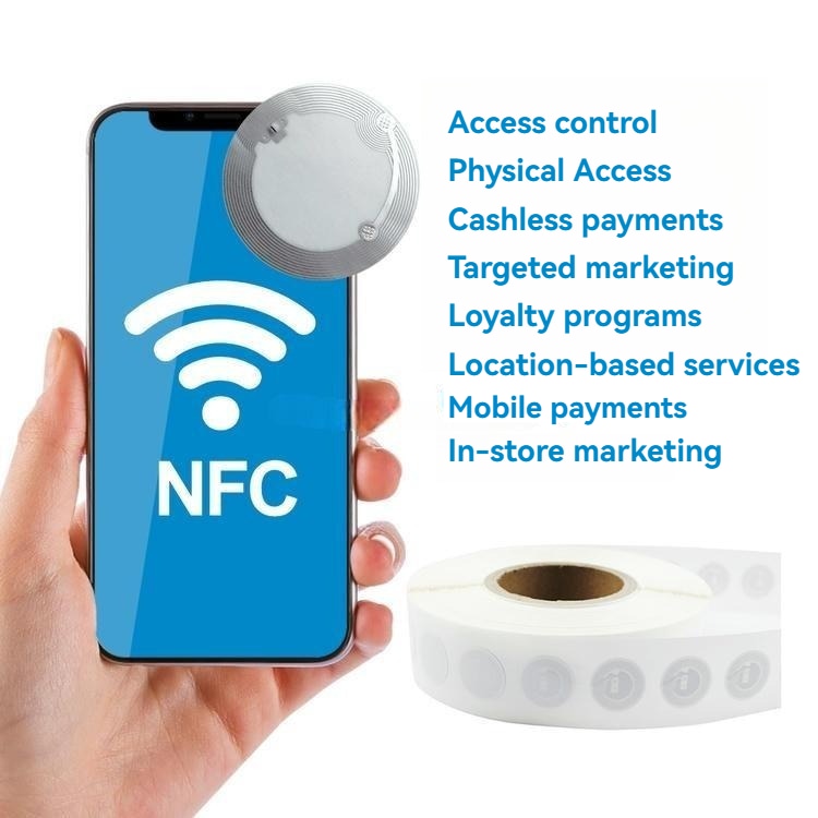 แท็ก NFC แบบยืดหยุ่นสำหรับผลิตภัณฑ์ฝังตัวที่จัดแสดงโดยเน้นรายละเอียดชิปสำหรับโครงการแท็ก NFC & RFID FPC