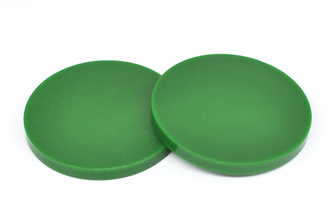 RFID tokens หลากหลายที่ผลิตจากวัสดุ PPS ทนความร้อนและ ABS ที่ทนทาน ถูกจัดแสดงสำหรับการใช้งานทางอุตสาหกรรมและการขนส่งที่แตกต่างกัน