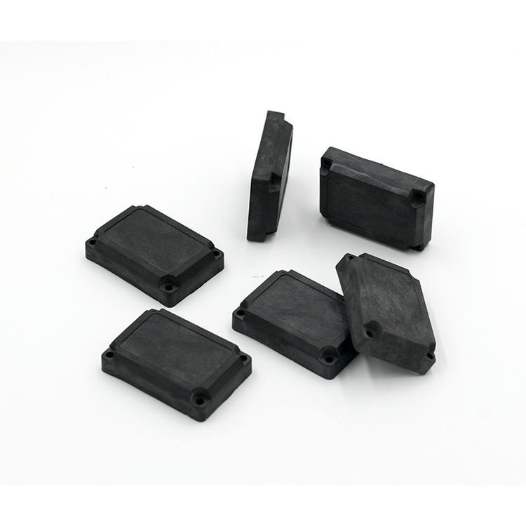 6) ภาพนี้แสดงแท็ก RFID PEEK ทนความร้อนสูงสำหรับกระบวนการอุตสาหกรรม IP68 HTR4129-1 โดยเน้นโครงสร้างกันน้ำและฝุ่น และความทนทานต่อการซัก สารเคมี และการฆ่าเชื้อ.