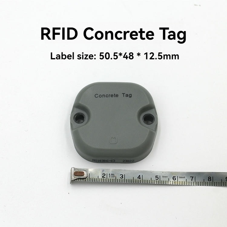 4) ภาพนี้แสดงแท็กคอนกรีต RFID IP68 สำหรับพรีคาสต์และโครงสร้างพื้นฐาน EP5148-1 โดยเน้นสัดส่วนและขนาดของผลิตภัณฑ์ สำหรับการติดตั้งกลางแจ้งและบนพื้นผิวงานก่อสร้าง.