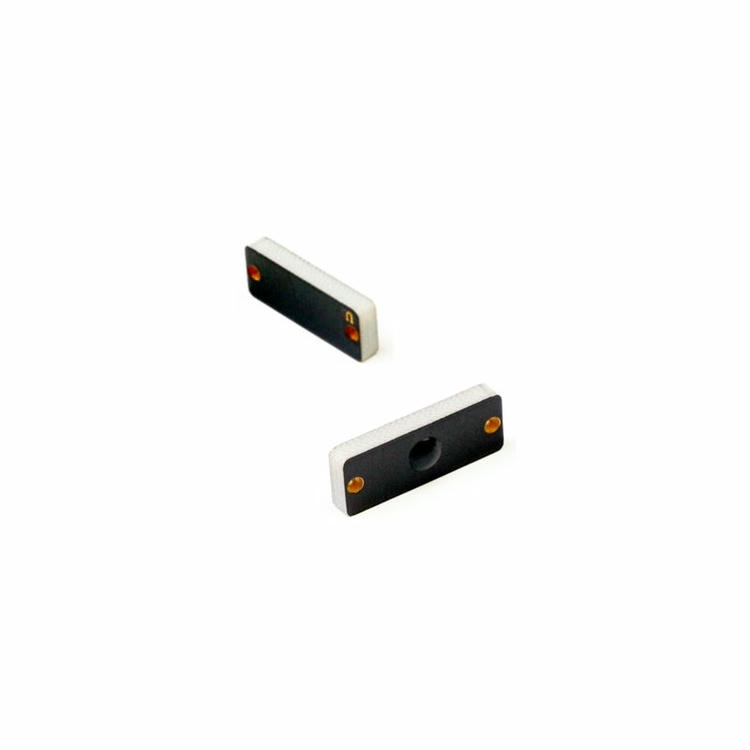 6) ภาพนี้แสดงแท็ก PCB UHF RFID อุตสาหกรรมสำหรับอุปกรณ์โลหะ P2208-3 โดยเน้นสองชิ้น แผงวัสดุ PCB/FR4 โลหะ การทำงานบนพื้นผิวโลหะ และวิธีและตำแหน่งการติดตั้ง ในลักษณะติดตั้งกับชิ้นงาน.