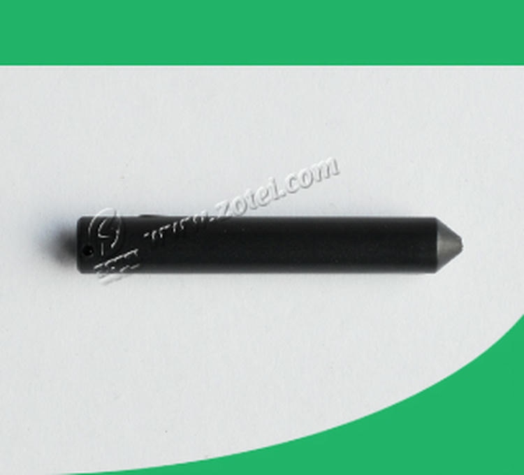 6) มุมมองด้านข้างของแท่งแท็ก UHF RFID IP67 สำหรับติดตามไม้และพาเลต SV-007 โดยเน้นหนึ่งชิ้น สีดำ สัดส่วนและขนาดของผลิตภัณฑ์ และรูปทรงกลมหรือทรงกระบอก.