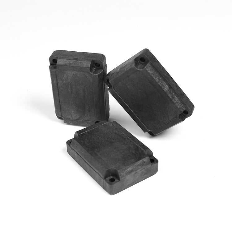 7) ภาพนี้แสดงแท็ก RFID IP69K ทนร้อนและการล้างสารเคมี HTR4129-3 IP68 โดยเน้นโครงสร้างกันน้ำและฝุ่น.
