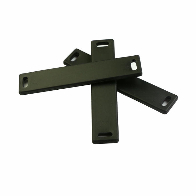 ตัวเลือกสีที่แตกต่างกันหกสีของฉลาก UHF RFID TPU9018-2 ถูกจัดเรียงให้เห็นตัวเลือกที่มีสำหรับการระบุท่อ