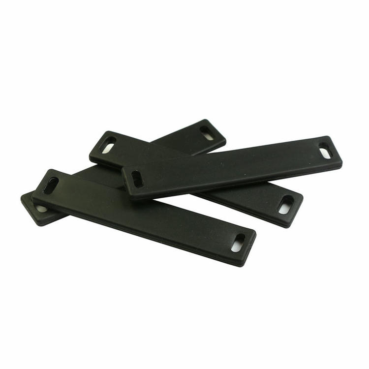 การสาธิตความต้านทานการบิดของฉลาก UHF RFID TPU9018-2 แสดงให้เห็นว่าสามารถทนต่อการบิดซ้ำๆ ในการติดตามท่อ