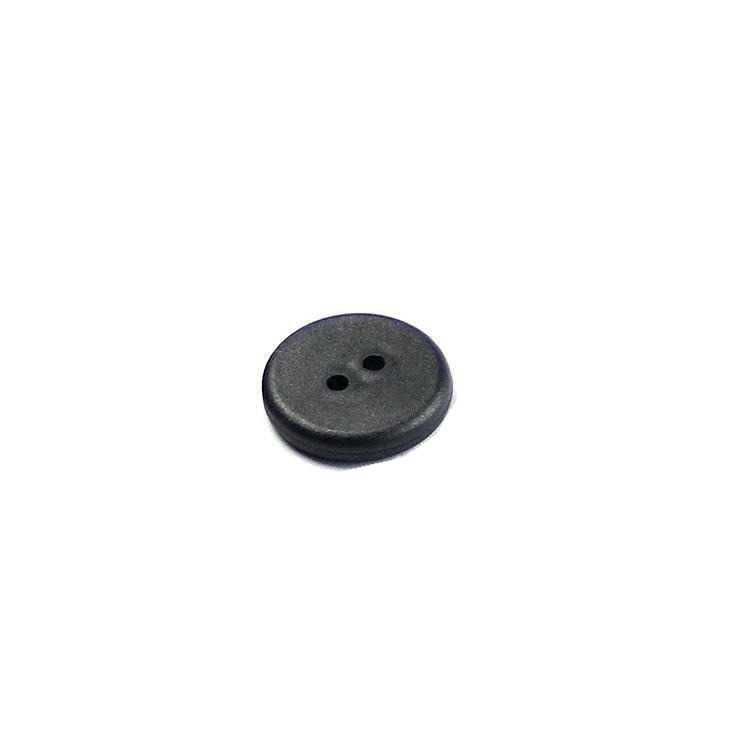 แท็ก RFID PPS ขนาดจิ๋วรุ่น PPSD15-1 ชิ้นเดียวแสดงบนพื้นหลังสีขาวเพื่อแสดงรูปทรงกะทัดรัดสำหรับการเย็บซ่อนในสิ่งทอระดับพรีเมียม