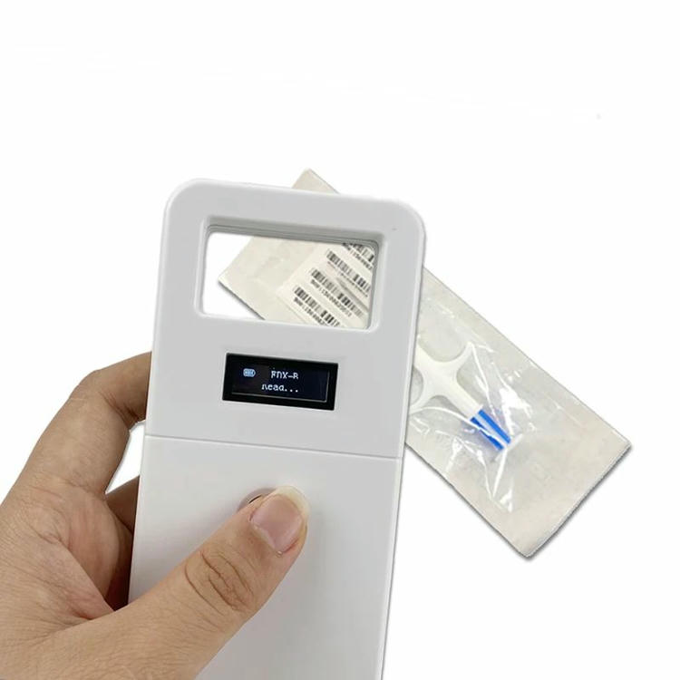 ภาพนี้แสดงระยะการอ่านไร้สายที่มีประสิทธิภาพของเครื่องสแกน handheld H01-2 เมื่อตรวจจับไมโครชิปสัตว์เลี้ยง