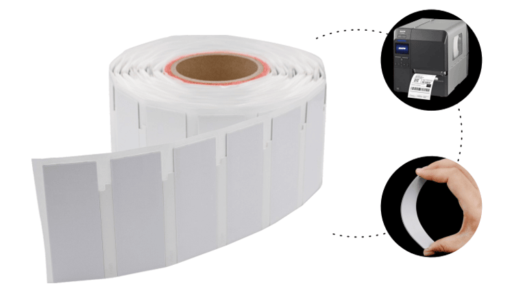 ภาพฉลาก UHF RFID แบบยืดหยุ่นสำหรับติดบนโลหะที่มีหน่วยความจำผู้ใช้ขนาดใหญ่ มุมมองพื้นผิวโลหะขัดด้านที่ชัดเจนสำหรับการใช้งานแท็ก UHF RFID แบบยืดหยุ่นสำหรับติดบนโลหะ