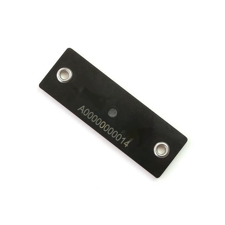 ภาพนี้แสดงให้เห็น Thin PCB สำหรับติดบนโลหะ RFID แท็ก แท็ก PCB RFID ติดโลหะแบบบางสำหรับติดตามทรัพย์สิน บนพื้นผิวโลหะสำหรับการใช้งาน PCB สำหรับติดบนโลหะ RFID แท็ก