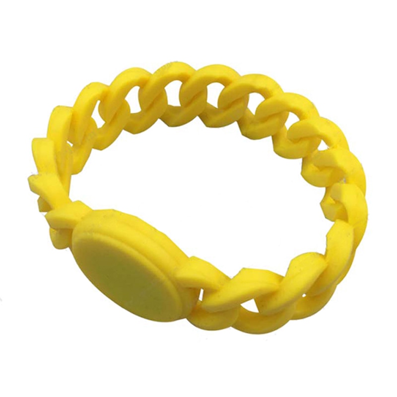 7) ภาพนี้แสดงสายรัดข้อมือ RFID IP68 สำหรับสระว่ายน้ำโรงแรม G36 โดยเน้นสีเหลือง ซิลิโคน และรูปแบบสายรัดและห่วง.