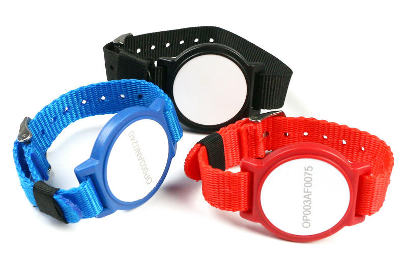 ภาพวาดทางเทคนิคของสายรัดข้อมือ RFID ไนลอน nlwb-04 แสดงขนาดที่แม่นยำ 245 คูณ 37 มิลลิเมตร เพื่อให้ผู้ซื้อใช้อ้างอิง