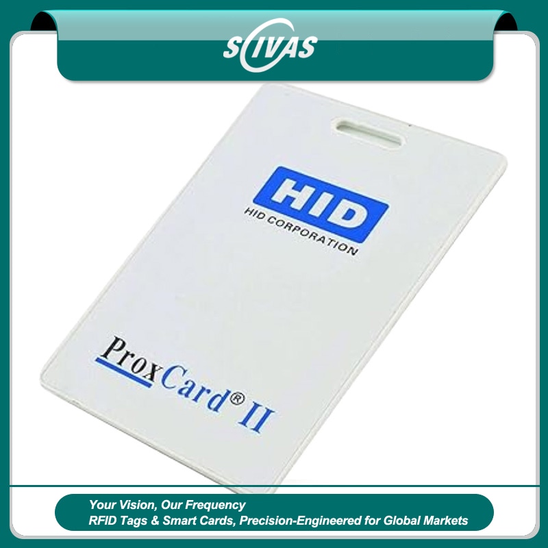 ภาพนี้แสดงบัตร ระยะใกล้ 125KHz รองรับ HID สำหรับระบบเข้าออก PVC โดยแสดงวัสดุ PVC และโครงสร้างที่แข็งแรงทนทาน เหมาะสำหรับการควบคุมการเข้าออก.