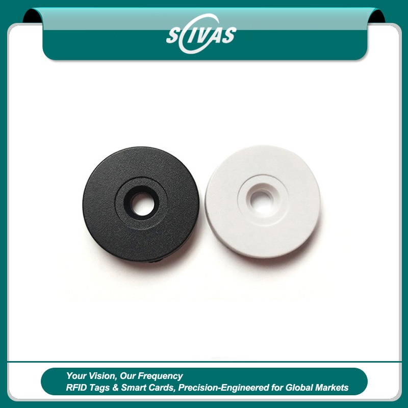 ภาพแสดงแท็ก RFID รุ่น ABS25-1 ที่เหมาะสำหรับการติดตามทรัพย์สินในสภาพแวดล้อมทางอุตสาหกรรมที่รุนแรง เนื่องจากดีไซน์กันน้ำ