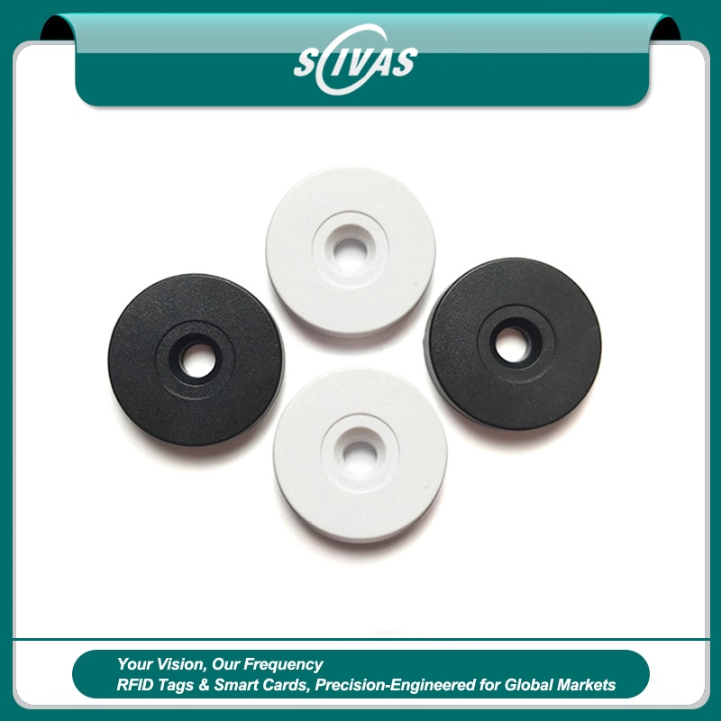 1) ภาพนี้แสดงแท็กตรวจยาม RFID ABS สำหรับจุดลาดตระเวนและบันทึกการตรวจ ABS25-1 โดยเน้นสีดำ ตัวเรือน ABS และคุณสมบัติด้านความปลอดภัยและป้องกันการแกะย้าย สำหรับระบบสายตรวจและจุดตรวจรักษาความปลอดภัย.