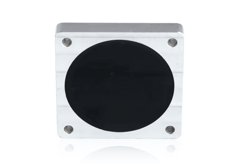 การสาธิตแท็ก RFID แบบทนทาน SS3535-1 ทำงานได้อย่างน่าเชื่อถือภายใต้สภาวะความร้อนสูงที่พบได้ทั่วไปในโรงงานผลิตโลหะ
