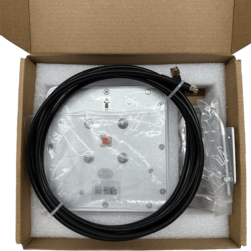 ภาพนี้แสดงเสาอากาศ UHF RFID ทรงกลมขนาดกะทัดรัด 6dBi ZK-ANT130D โดยแสดงโครงสร้างเสาอากาศ ชุดเสาอากาศภายนอก และบรรจุภัณฑ์และวัสดุกันกระแทก.