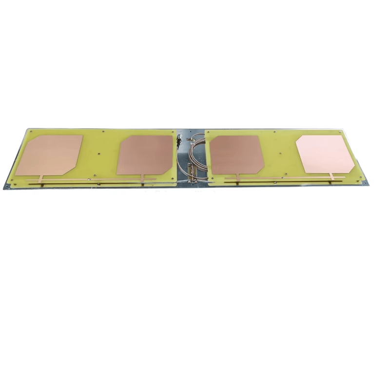 ภาพนี้แสดงมุมมองด้านหน้าความยาวเต็มของเสาอากาศ UHF RFID แบบลำคลื่นแคบ ZK-ANT9021 โดยมองเห็นส่วนสายเคเบิลตรงกลาง