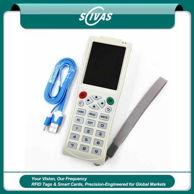 ภาพนี้แสดงเครื่องคัดลอก RFID สองความถี่สำหรับบัตรที่ได้รับอนุญาต iCOPY8 ABS 3.2 iCOPY โดยแสดงสีขาว ตัวเรือน ABS ย่านความถี่ที่รองรับ และหน้าจอแสดงผล.