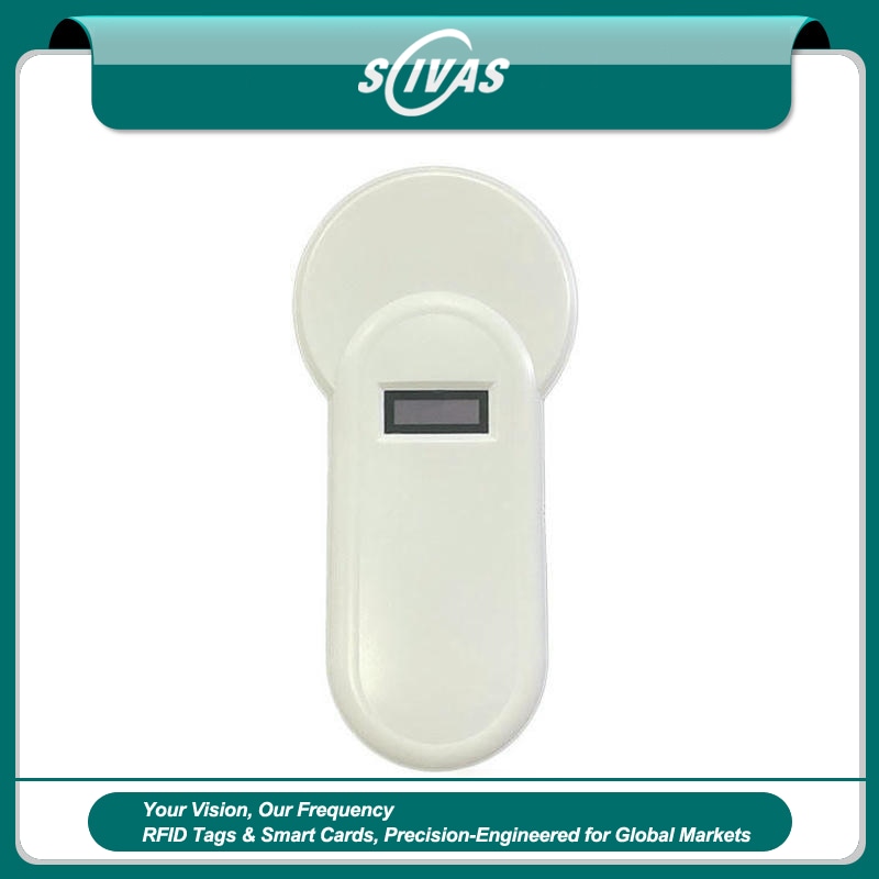 1) ภาพนี้แสดงเครื่องอ่าน RFID สำหรับระบุและติดตามปศุสัตว์ H01-T ABS โดยเน้นสีขาว ตัวเรือน ABS และการรองรับมาตรฐานสากล ระหว่างการใช้งานหรืออ่านข้อมูล สำหรับการระบุตัวสัตว์และงานปศุสัตว์.
