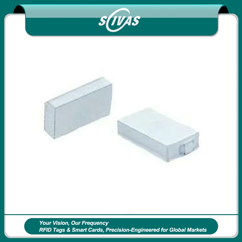 ภาพนี้เน้นโลโก้แกะสลักของแท็ก UHF เซรามิกสำหรับเครื่องมือ MRO อากาศยาน RFID สำหรับการใช้งานด้านแท็ก เซรามิก สำหรับติดบนโลหะ UHF RFID.