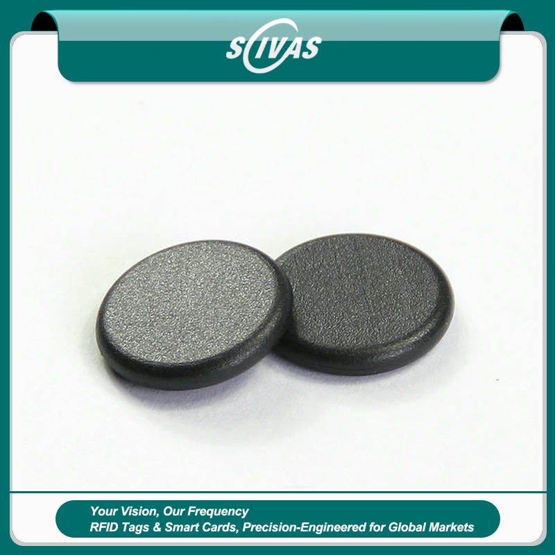 1) ภาพนี้แสดงแท็ก PPS RFID อุตสาหกรรมสำหรับเครื่องมือโลหะ PPSD18-1 โดยเน้นวัสดุ PPS โลหะ และขนาดกะทัดรัด.