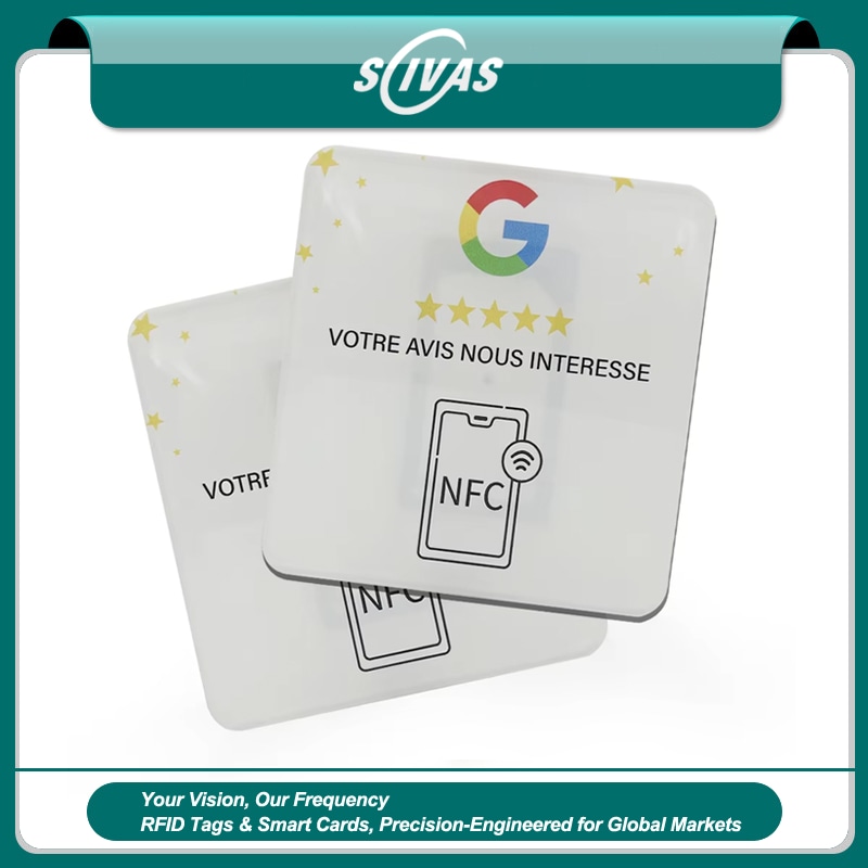 ภาพที่ 1: ภาพนี้แสดงการ์ด NFC แตะเพื่อรีวิว Google พร้อม QR สำรอง โดยเน้นการทำงานรวดเร็ว การเชื่อมต่อแบบไร้สัมผัสหรือไร้สาย และการรวบรวมคะแนนรีวิวและความคิดเห็น.