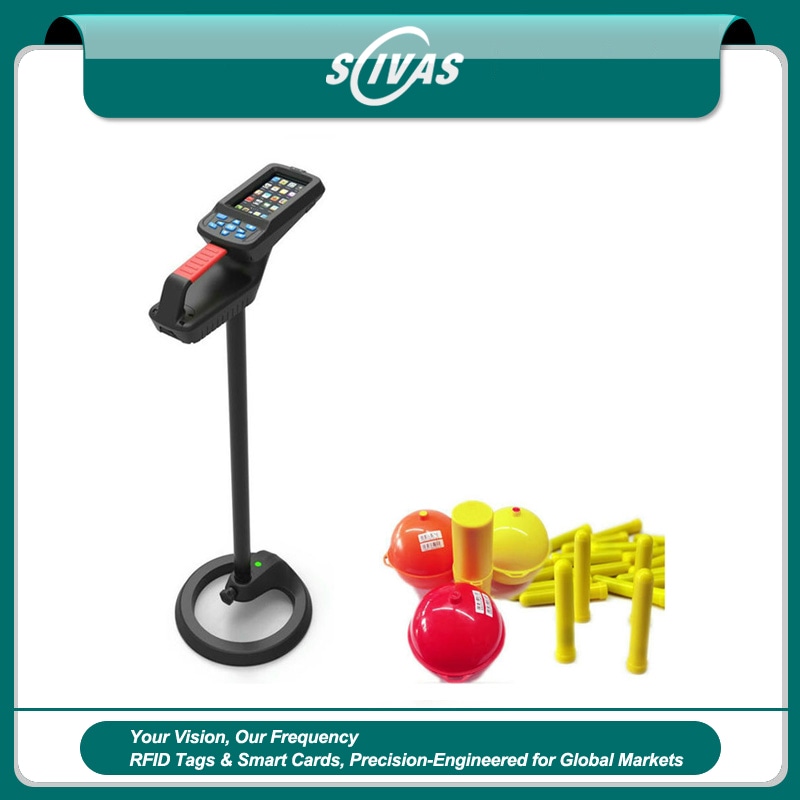 1) ภาพนี้แสดงระบบตรวจจับ RFID สำหรับค้นหาเครื่องหมายใต้ดิน CK-GTR680 โดยเน้นรูปทรง ตัวเรือน และพื้นผิวที่เห็นได้จากภาพ สำหรับการติดตั้งกลางแจ้งและบนพื้นผิวงานก่อสร้าง และการติดตามสาย ระบบท่อ และงานสาธารณูปโภค.
