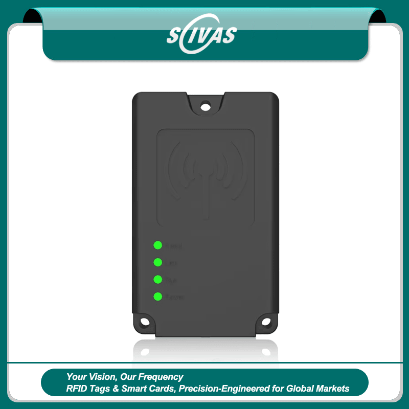 ภาพนี้แสดงเครื่องอ่าน RFID อุตสาหกรรมขายส่ง IP67 สำหรับระบบอัตโนมัติ CF820 UHF โดยแสดงสีเขียว และไฟแสดงสถานะ LED เหมาะสำหรับงานอุตสาหกรรมและสายการผลิต.