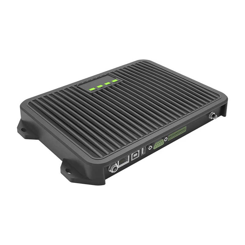 มุมมองด้านหลังของเครื่องอ่าน UHF RFID คงที่แปดเสาสำหรับอุตสาหกรรม CF801 โดยแสดงจุดเชื่อมต่อแหล่งจ่ายไฟ เพื่อให้เห็นส่วนประกอบด้านหลังอย่างชัดเจน.