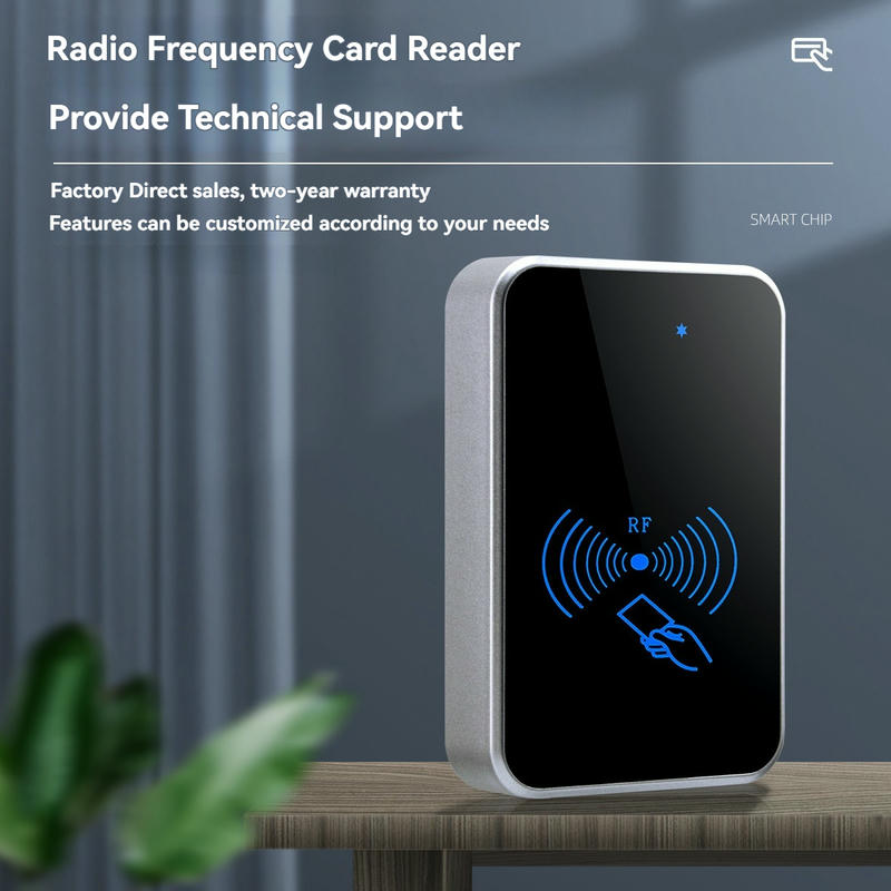 ภาพนี้แสดงเครื่องอ่าน RFID กลางแจ้งพร้อมชั้นป้องกันโลหะ KA850 โดยแสดงโลหะ และตำแหน่งติดตั้งและการใช้งานจริง ในตำแหน่งติดตั้งใช้งานจริง.