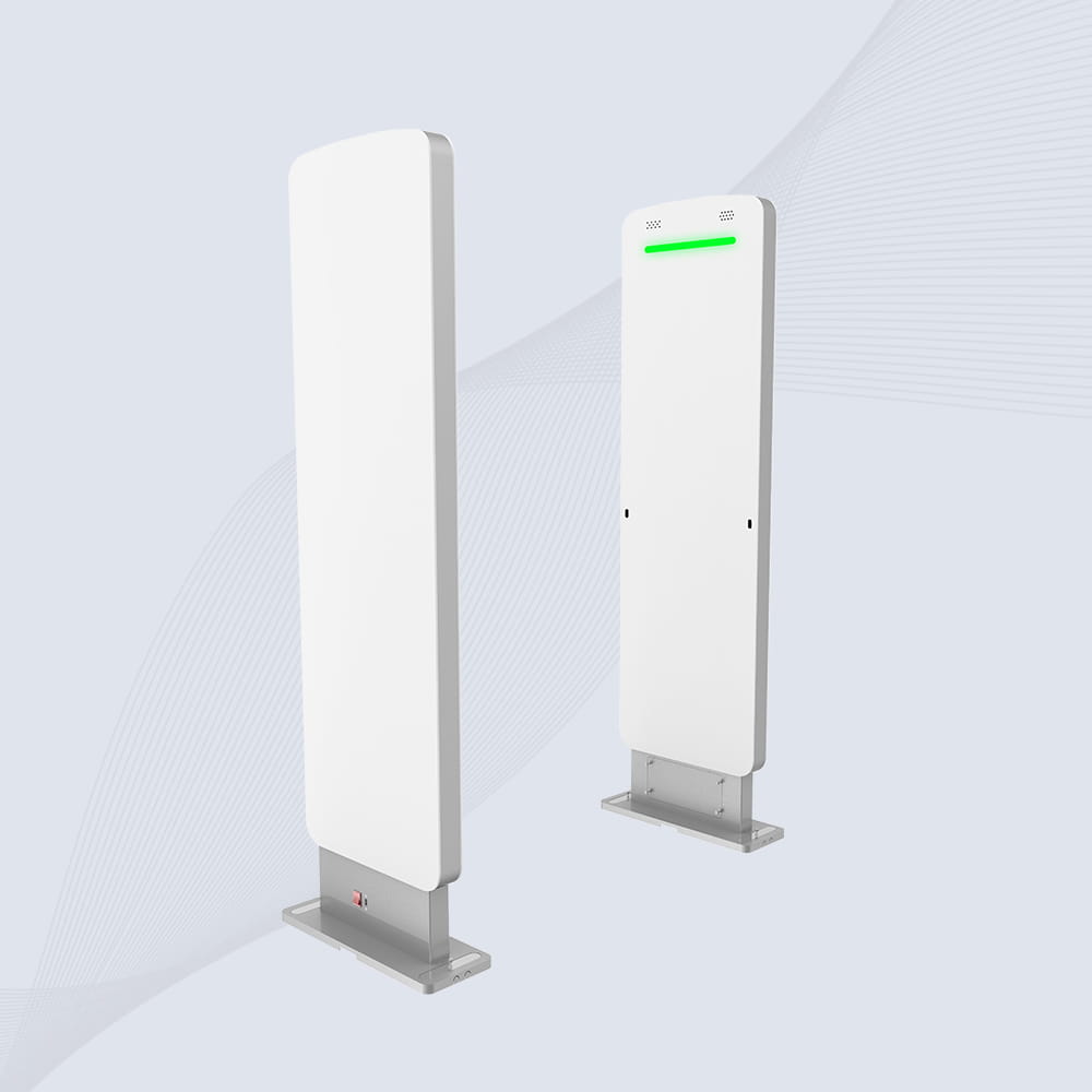 ภาพระยะใกล้ของเครื่องอ่านประตู UHF RFID สำหรับติดตามทรัพย์สิน CK-T6 โดยแสดงเซ็นเซอร์อินฟราเรดสำหรับตรวจทิศทางการผ่าน.
