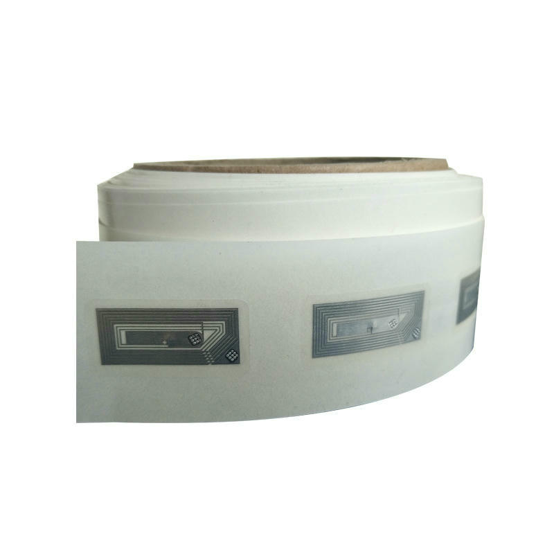 ฉลาก HF RFID หลายม้วนถูกบรรจุอย่างปลอดภัยในปริมาณมากเพื่อรองรับโครงการติดตามเอกสารขนาดใหญ่ในห้องสมุดสาธารณะ