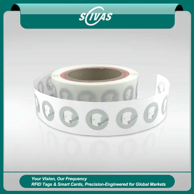 ภาพนี้แสดงฉลาก HF RFID สำหรับตรวจสอบสินค้าปลอม NFC โดยแสดงบรรจุภัณฑ์และวัสดุกันกระแทก.